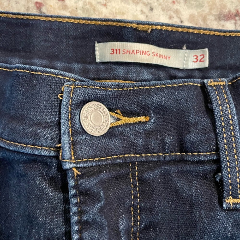 Levi Strauss 311 Shaping Skinny Jean